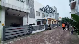 Rumah mewah 2 lantai cluster eksklusif akses tol dan stasiun