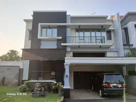 Rumah Mewah di Raffless Hills Cibubur