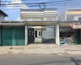 Rumah dan Kios di Jalur Ramai Cipinang Jakarta Timur
