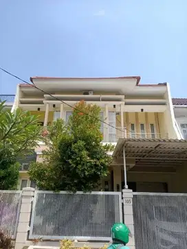 RUMAH DI SIDOSERMO PDK SURABAYA BAGUS 2 LANTAI SIAP HUNI