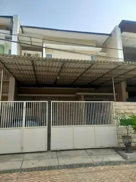 Rumah Siap Huni Manyar Tompotika Row 2.5 mobil Carport 2
