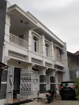 Di Jual Rumah Hook 2 Lantai  Full Furnished  di Villa Bogor Indah