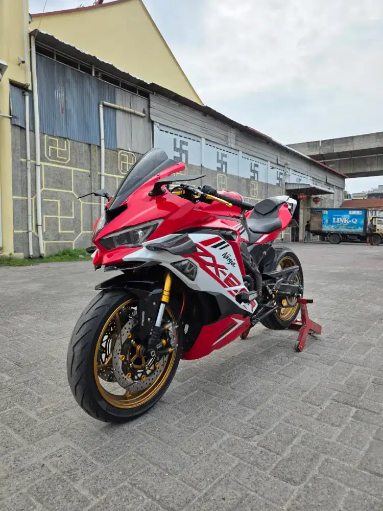 Kawasaki ZX25R ABS Merah Putih 2021 Full Modifikasi Hedon
