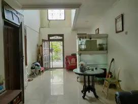 Nyaman dan Tenang ..Rumah dijual di Taman Semanan Indah
