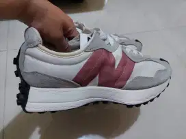 DIJUAL SEPATU NB WANITA SIZE 38 - 39