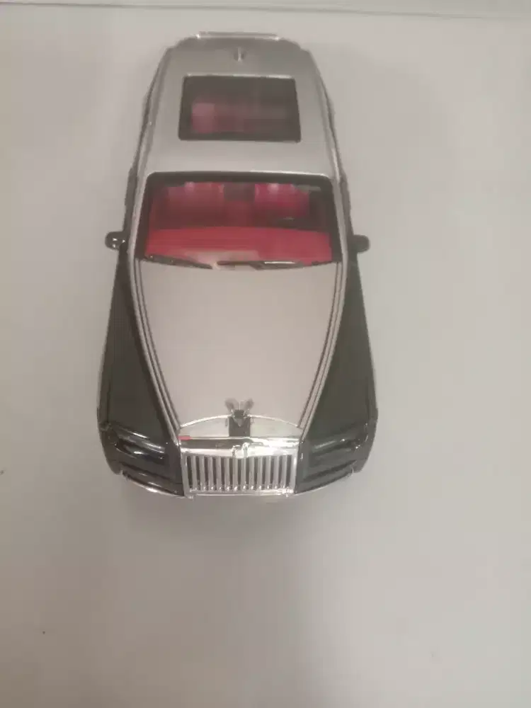 Mainan Diecast Sedan Rolls Royce Phantom