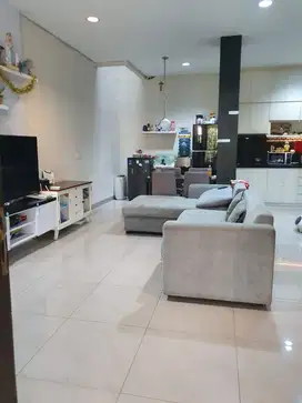 DIJUAL CEPAT RUMAH PRIVATE CLUSTER 2 LANTAI DI BSD CITY