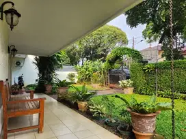 Dijual Cepat Rumah Sejuk Terawat Dekat Gatot Subroto Jakarta Selatan