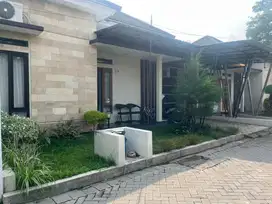 Rumah nyaman lokasi strategis