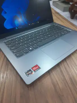 Lenovo V14 G4-OXID Ryzen 3 7320U 8gb ssd 256gb 14in W11