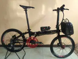 Sepeda lipat masih seperti baru