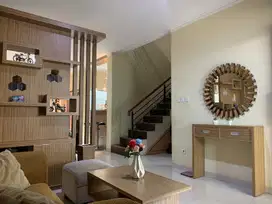 Dijual turun harga rumah Serpong Garden 1 3 lantai full furnish