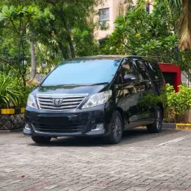 Toyota Alphard 2500cc at 2012