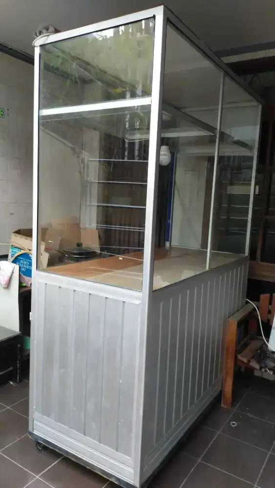 gerobak aluminium, kaca 95% kondisi baru