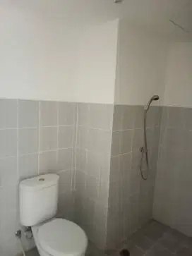 Sewa apartemen puncak dharmahusada kt3 luas bsr unit non furnished