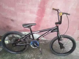Sepeda BMX UK 20