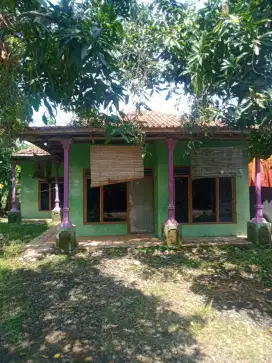 Dijual Tanah beserta Rumah Tinggal