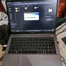 Laptop Advan AI Gen Ryzen 7 8845HS RAM 16 GB 512 GB (Bekas 4 bulan)