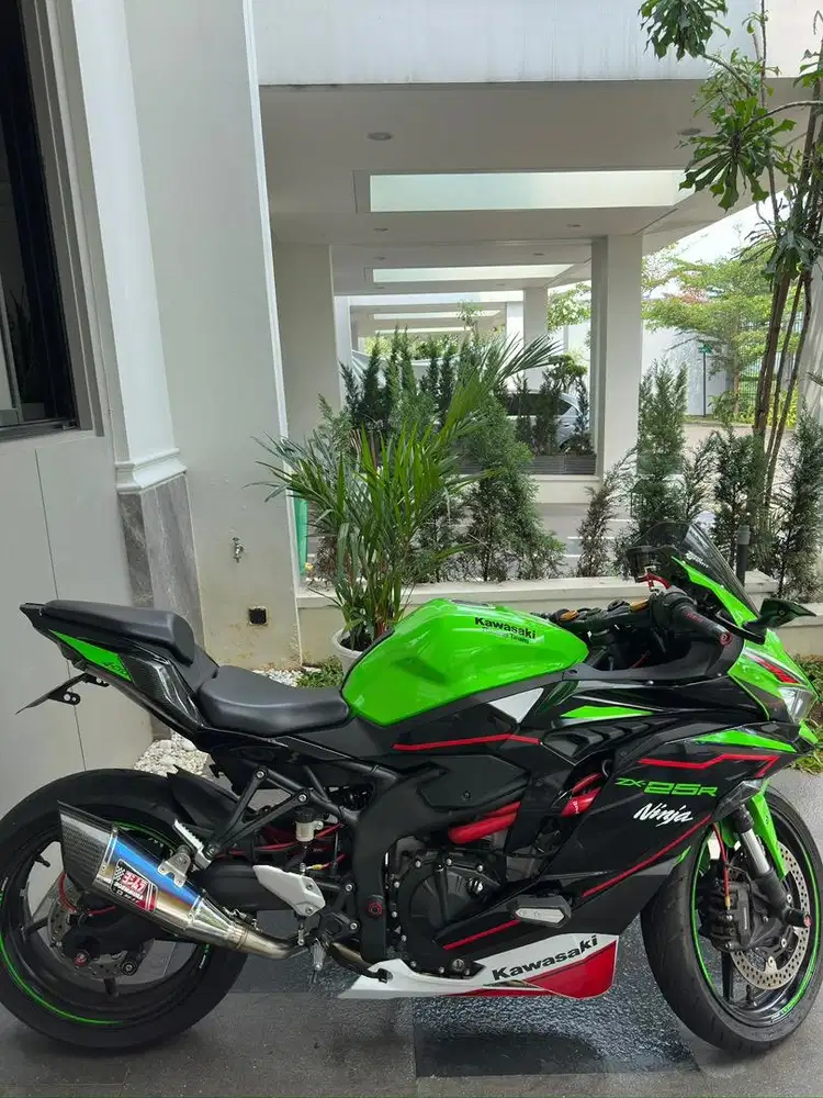 KAWASAKI ZX 25r KRT