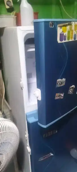 Kulkas 2 pintu belum pernah service masih mulus