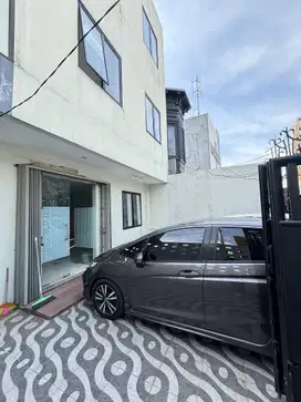 Disewa Ruko Kemanggisan, 3 Lantai, Jakarta Barat