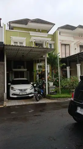 Rumah apik 2 lantai jalan lebar di Legoso-Ciputat.
