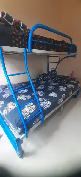 Jual Ranjang tingkat besi, merk BUNK BED berikut 1 spring bed 120x200