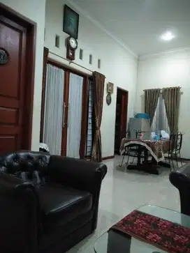 Rumah di dalam perumahan Duren sawit