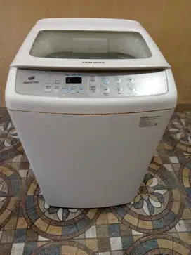Dijual mesin cuci 1 tabung merk samsung diamond drum. Kapasitas 8 kg.