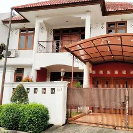 Dijual rumah 2 Lti, Cantik dan terawat CIRENDEU Tangerang Selatan