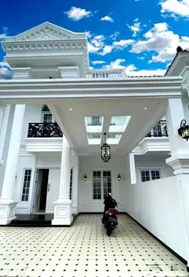RUMAH MEWAH MODERN CLASSIC | 2 Lantai Cuma 1,3M'an Dekat Plaza Cibubur