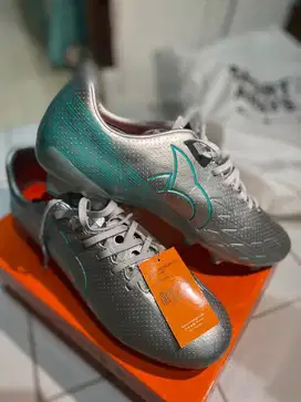 Sepatu Bola Ortuseight Forte Ascalon FG warna Peach Lime.