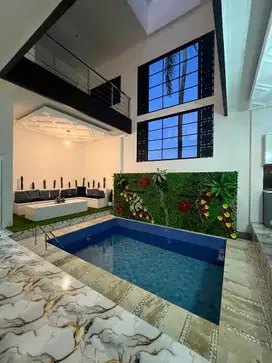 Rumah bangunan baru ada kolam renang