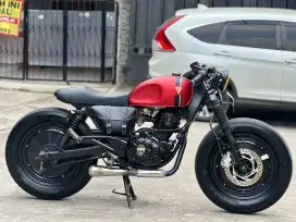 Pulsar caferacer mulus baru jadi plat hidup panjang