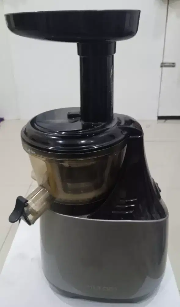 Hurom Slow Juicer