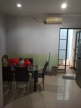 Rumah Siap Huni di Greenlake Karang Tengah