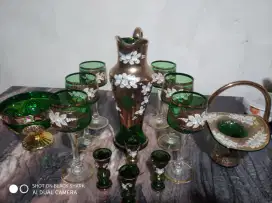 Dijual satu set kristal bohemia warna hijau