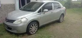 Nissan Latio Sedan MT 2011