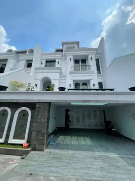 DIJUAL RUMAH MEWAH BRAND NEW SIAP HUNI CILANDAK BARAT JAKSEL.