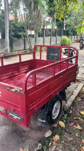 Viar 3 roda tahun 2004 warna merah mesin halus
