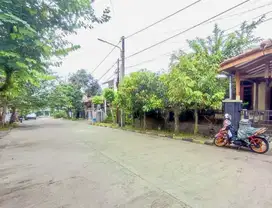 BU Rumah Terawat dalam Komplek besar Gunung Batu dekat Gateway Pasteur
