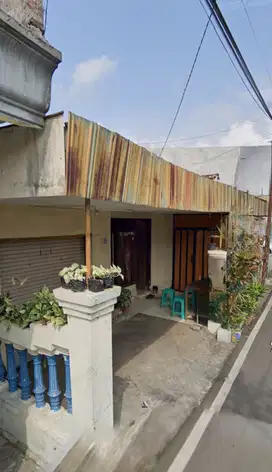 RUMAH BANGUNAN LAMA LOKASI DINOYO MALANG
