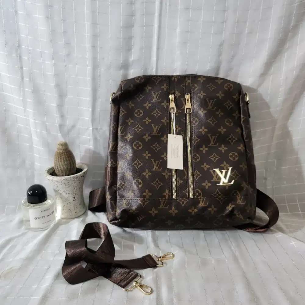 Tas ransel motif monogram
