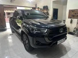 Toyota Hilux V 2023 Double Cabin Km 29rb Full Original Istimewa