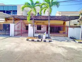 Dijual Rumah Manyar Kertoarjo Surabaya Timur Row 3 Mobil Strategis
