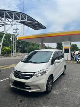 Freed 2013 tipe S PSD low km