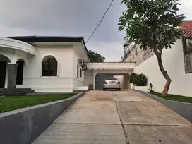 Luxury 5 BR House At Kemang Dalam