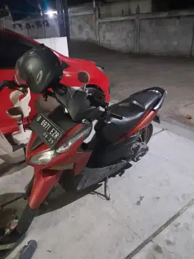 Vario TECNO 2010 merah