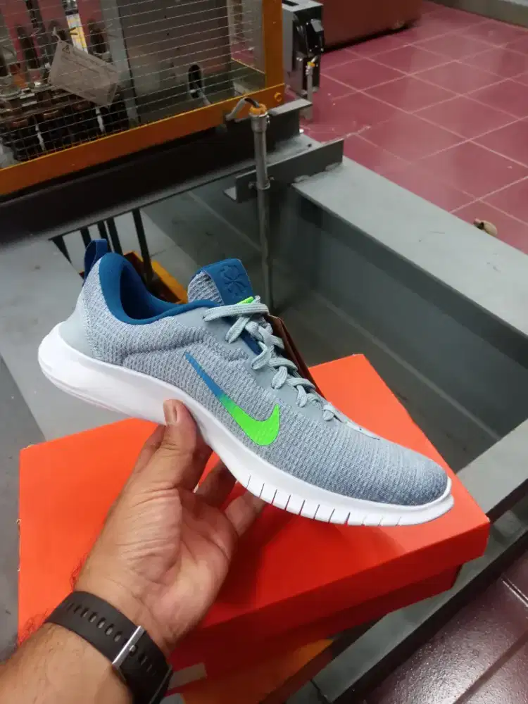 Sepatu nike flex experience RN 12