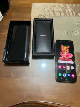 Samsung Galaxy Z Flip 3 5G 8/128GB SEIN FULLSET MULUS Minus Garis 1
